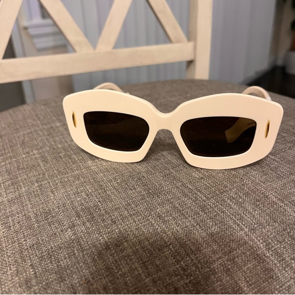 Chic Cream Sunglasses